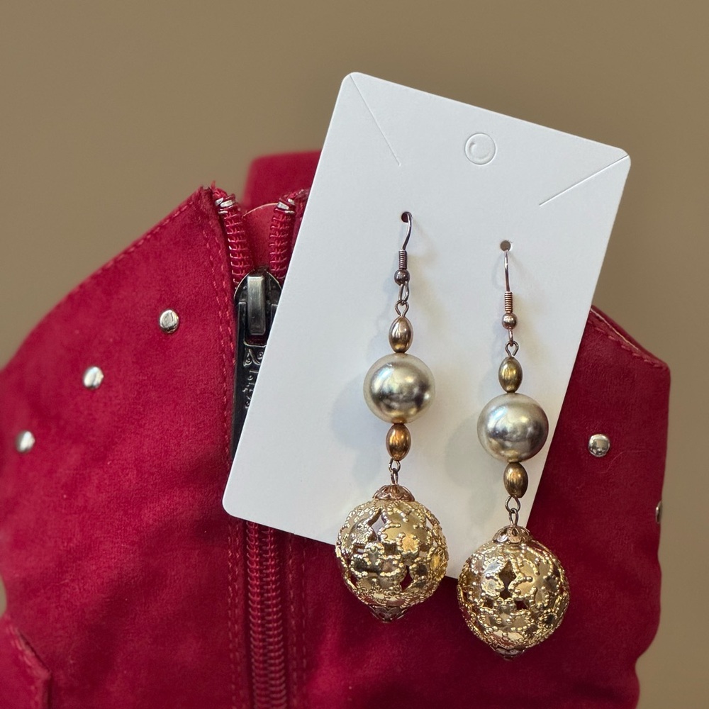 #42 Vintage Handmade Elegant Gold and Silver Dangle Earrings
